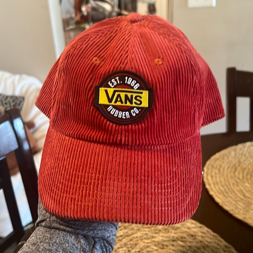 Brand new Vans hat O/S with tags!